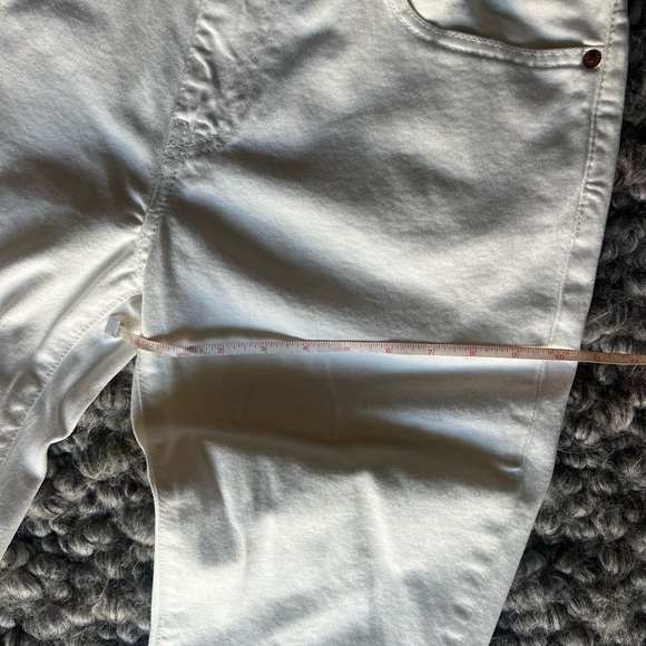 Levi’s White Slim Jeans - Picture 6 of 6
